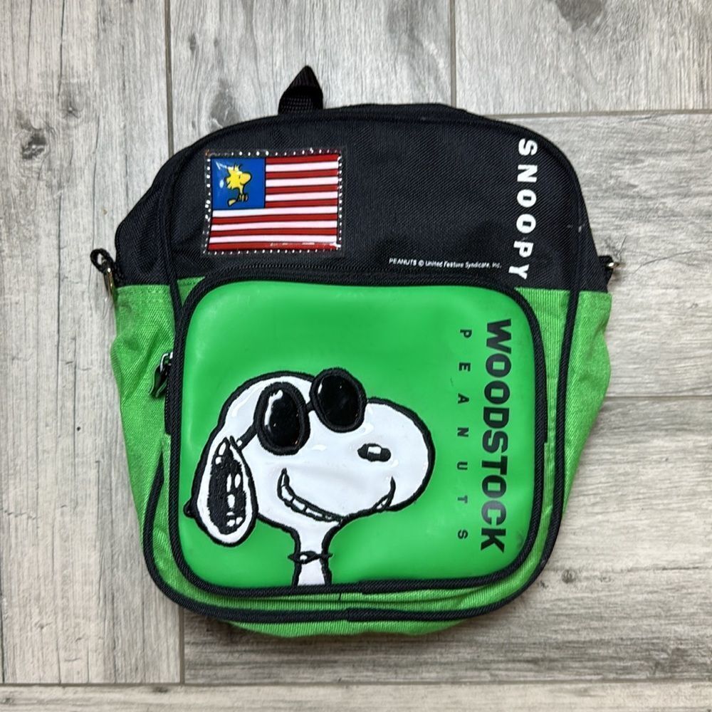 Peanuts Ladies Green Snoopy Woodstock United Feature Syndicate Mini Bag